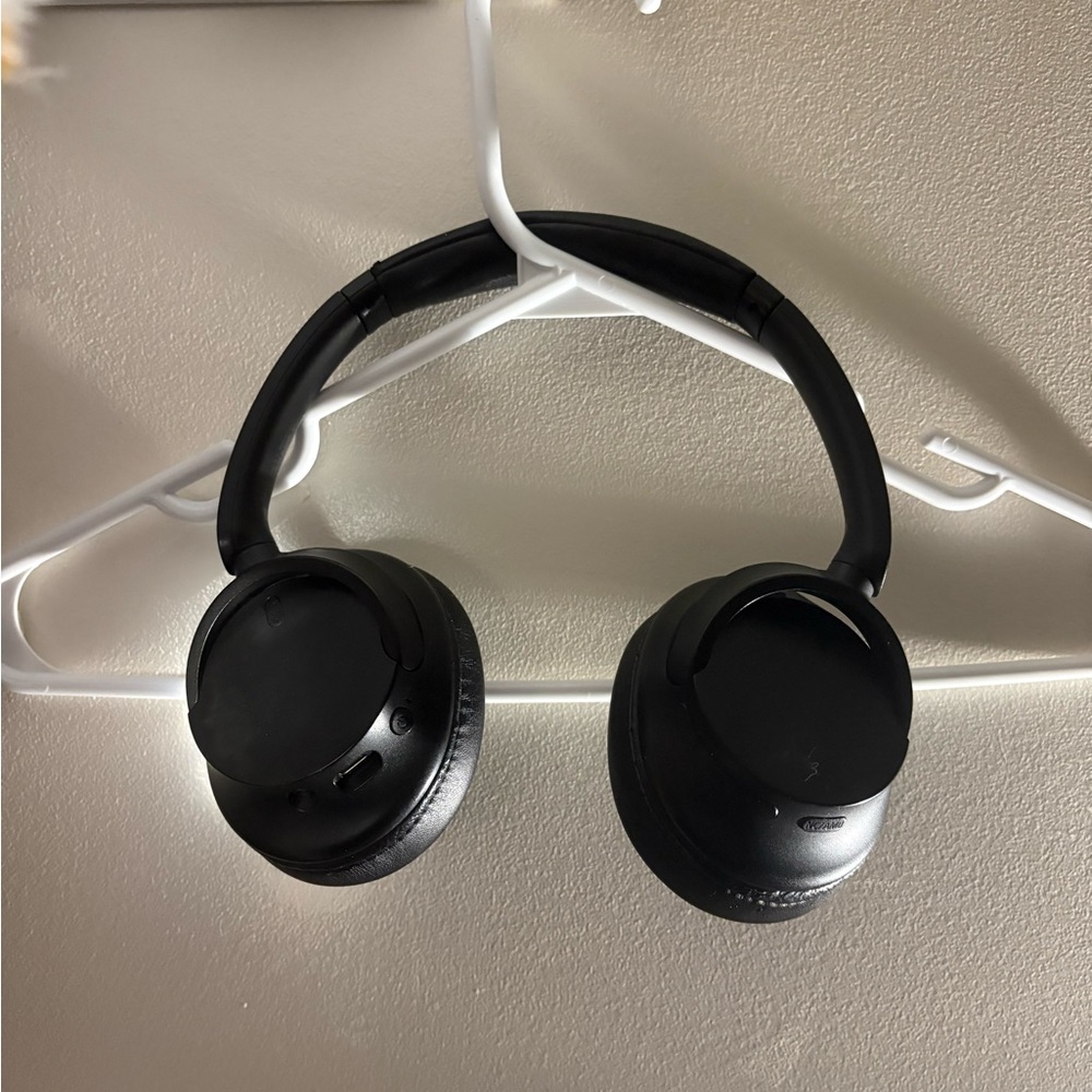Wireless Sony Black Headphones
